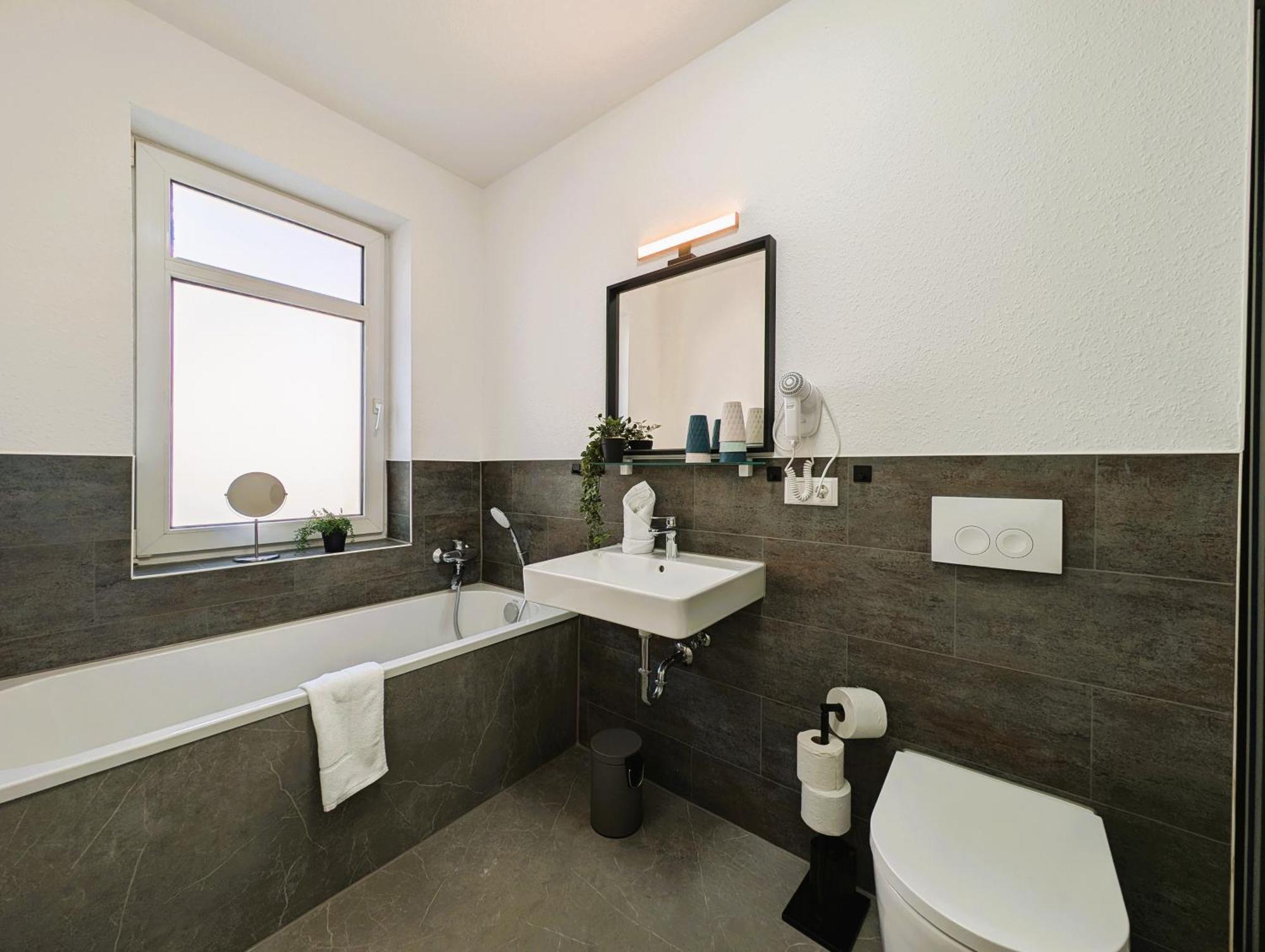 Bohnapartments - Topfmarkt Xxl Suiten - Neu In Top Zentrumslage, Vollausstattung, Wlan, Parkplaetze イルメナウ エクステリア 写真